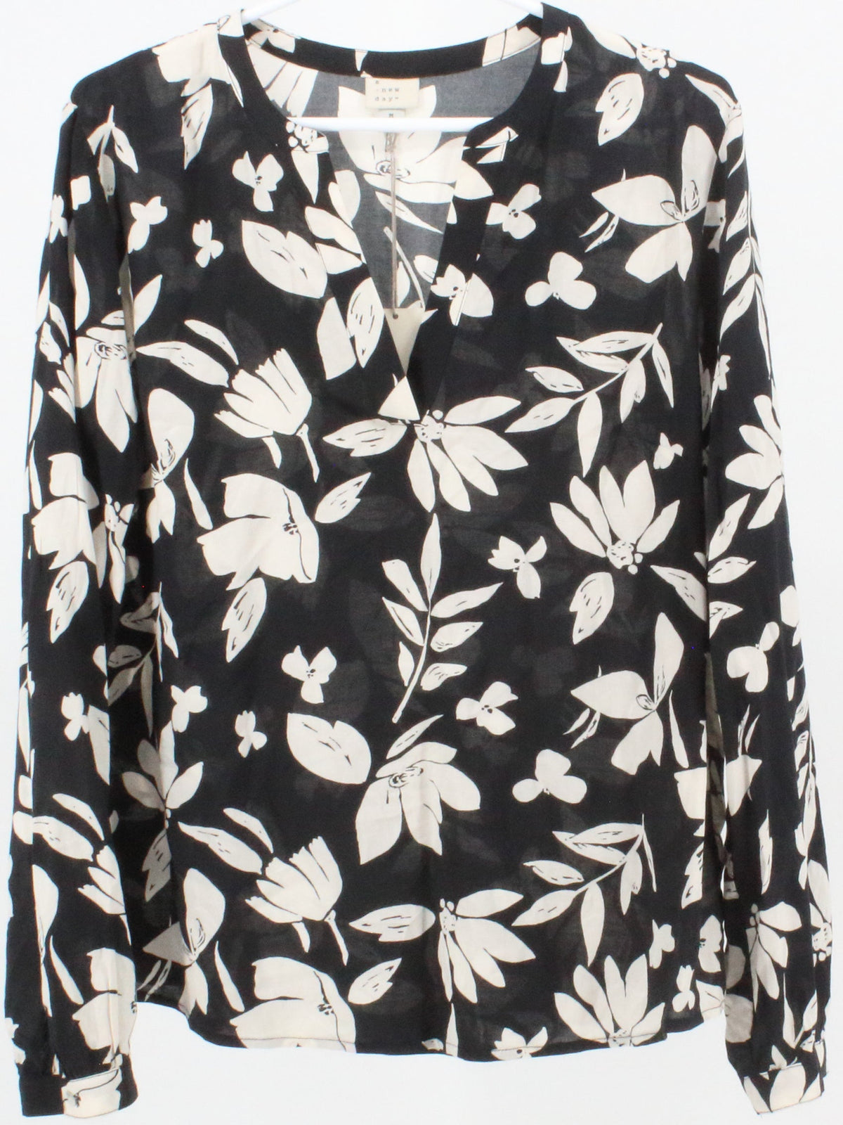 A New Day Black and White Flower Print Long Sleeve Top