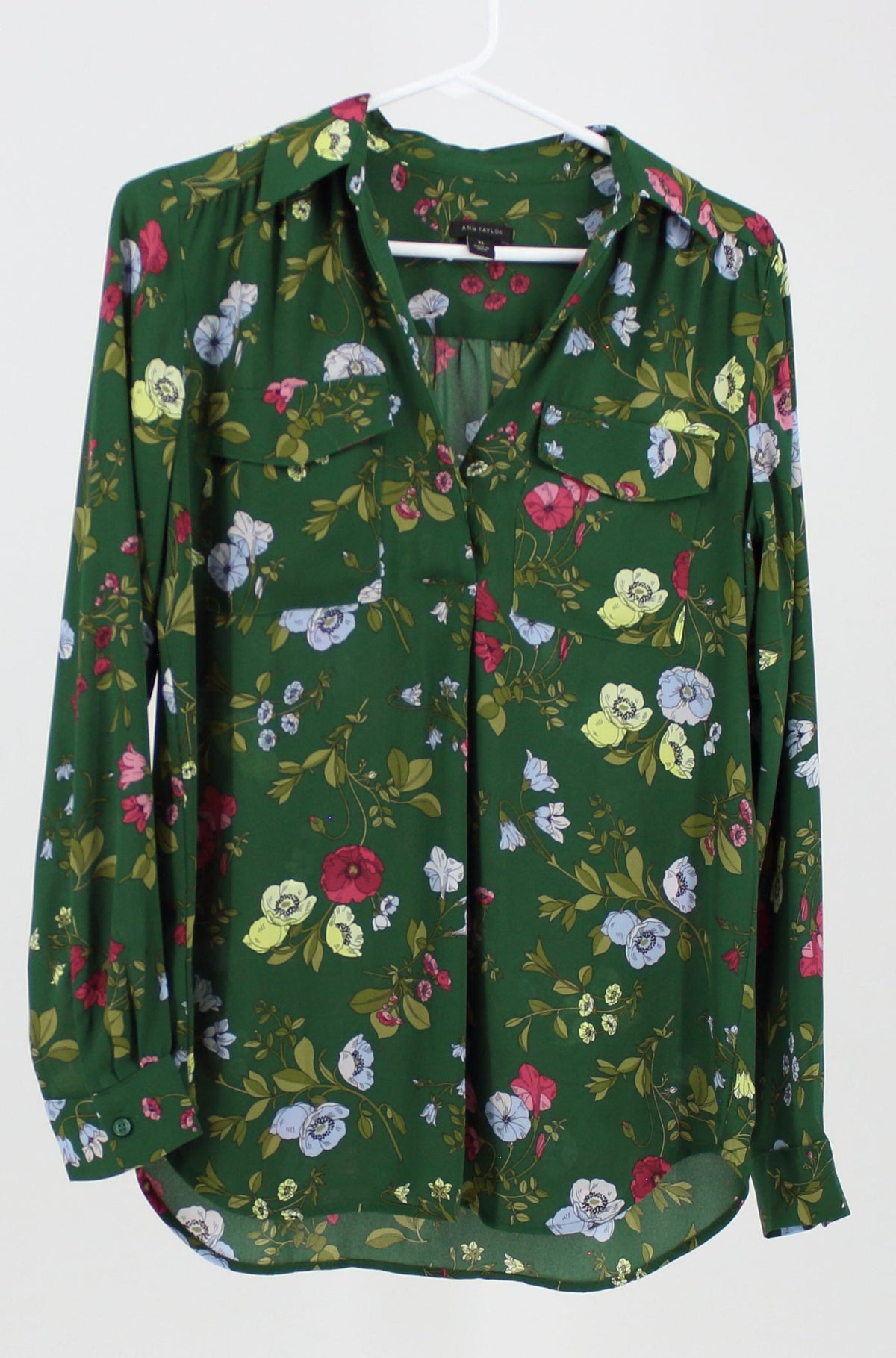 Ann Taylor green full sleeve deep neck floral dress shirt